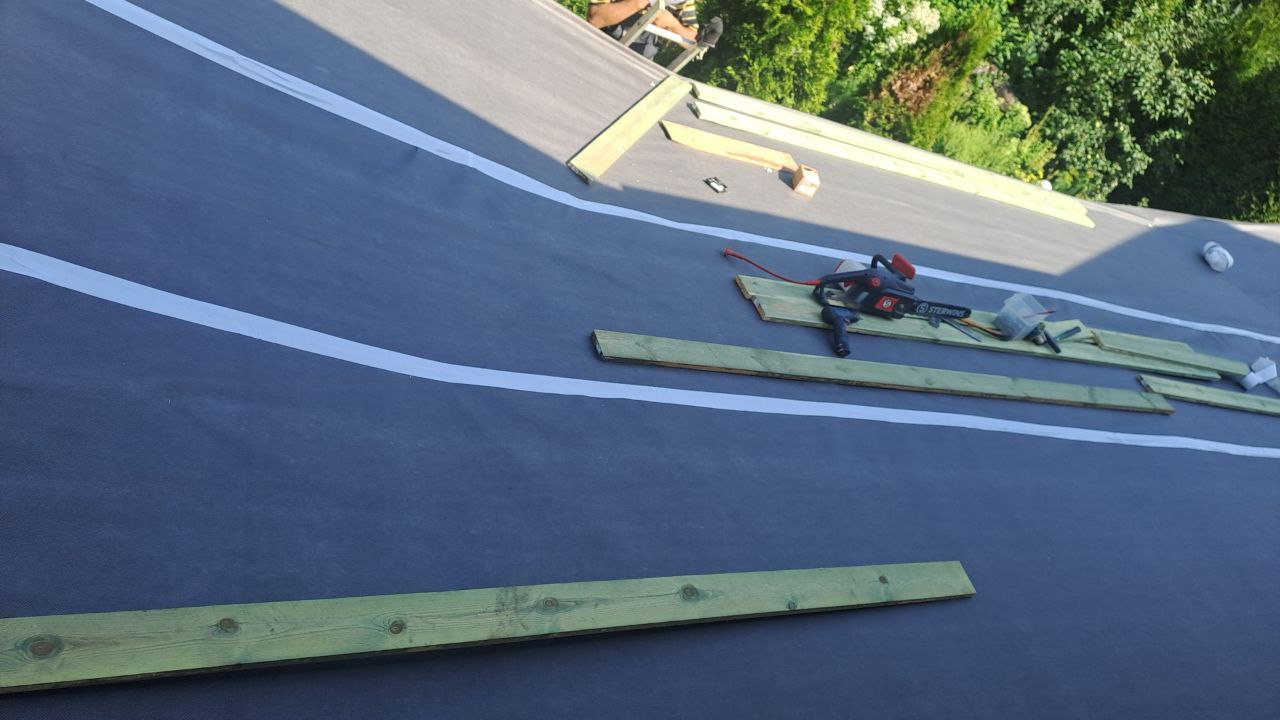 Этапы ремонта мягкой кровли